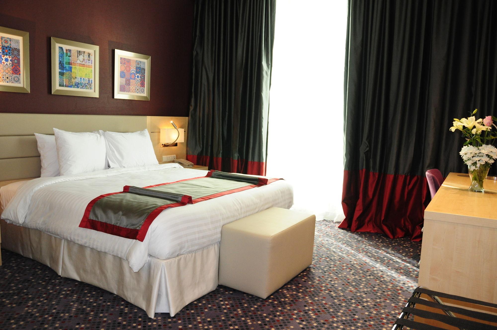 Sas Residence & Hotel, Dhahran - Formerly Radisson Blu Эль-Хубар Экстерьер фото
